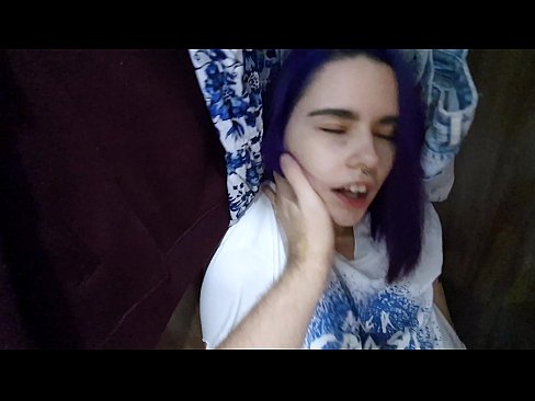 ❤️ Fannt meng Schwëster am Kleederschaf an huet hatt gehollef ☑ Sexvideo bei eis ❌